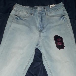 No Boundaries High rise Sculpting Skinny Size 13